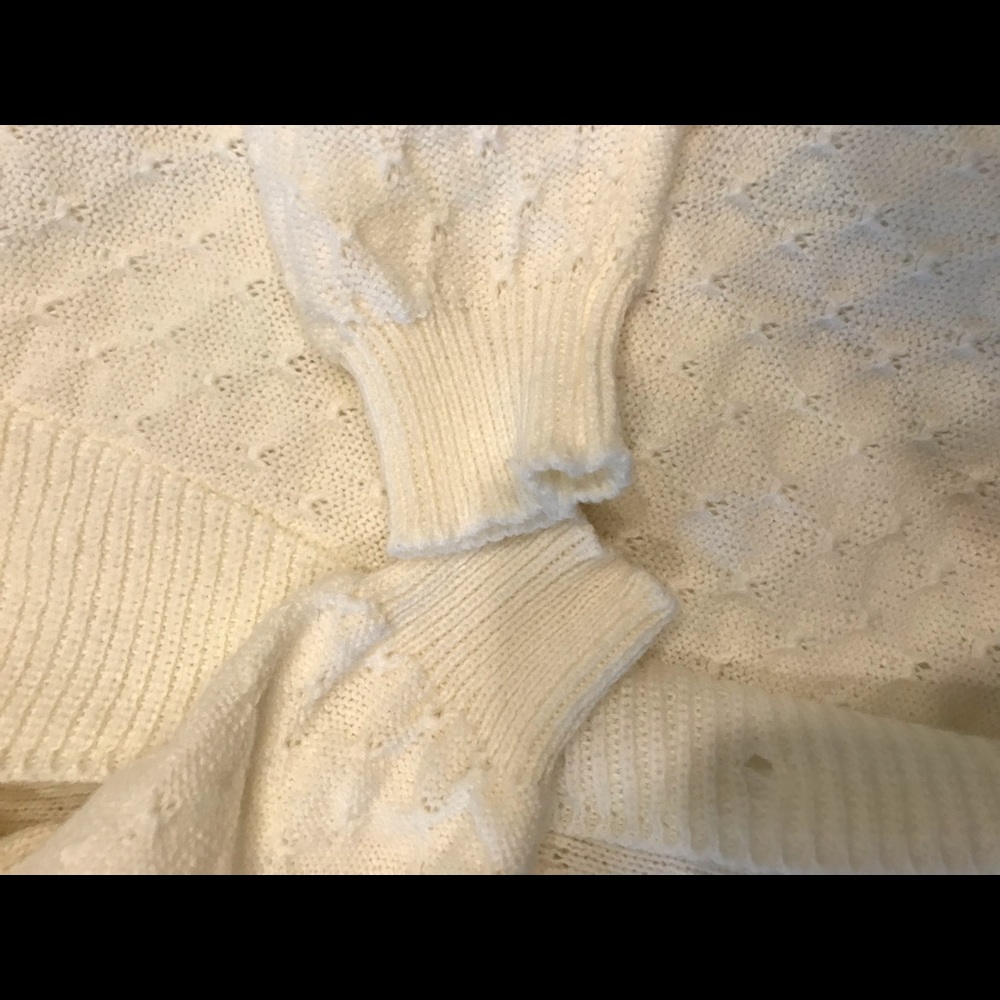 White sweater - Picture 6 of 10